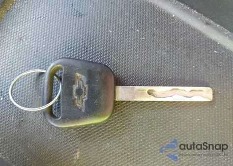 2015 Chevrolet Silverado 1500 1Lt из США, поврежденный, VIN 3GCUKREC1FG124415